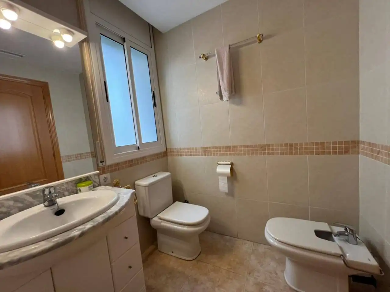 Bathroom of Flat for sale in Cubelles  with Air Conditioner, Heating and Private garden