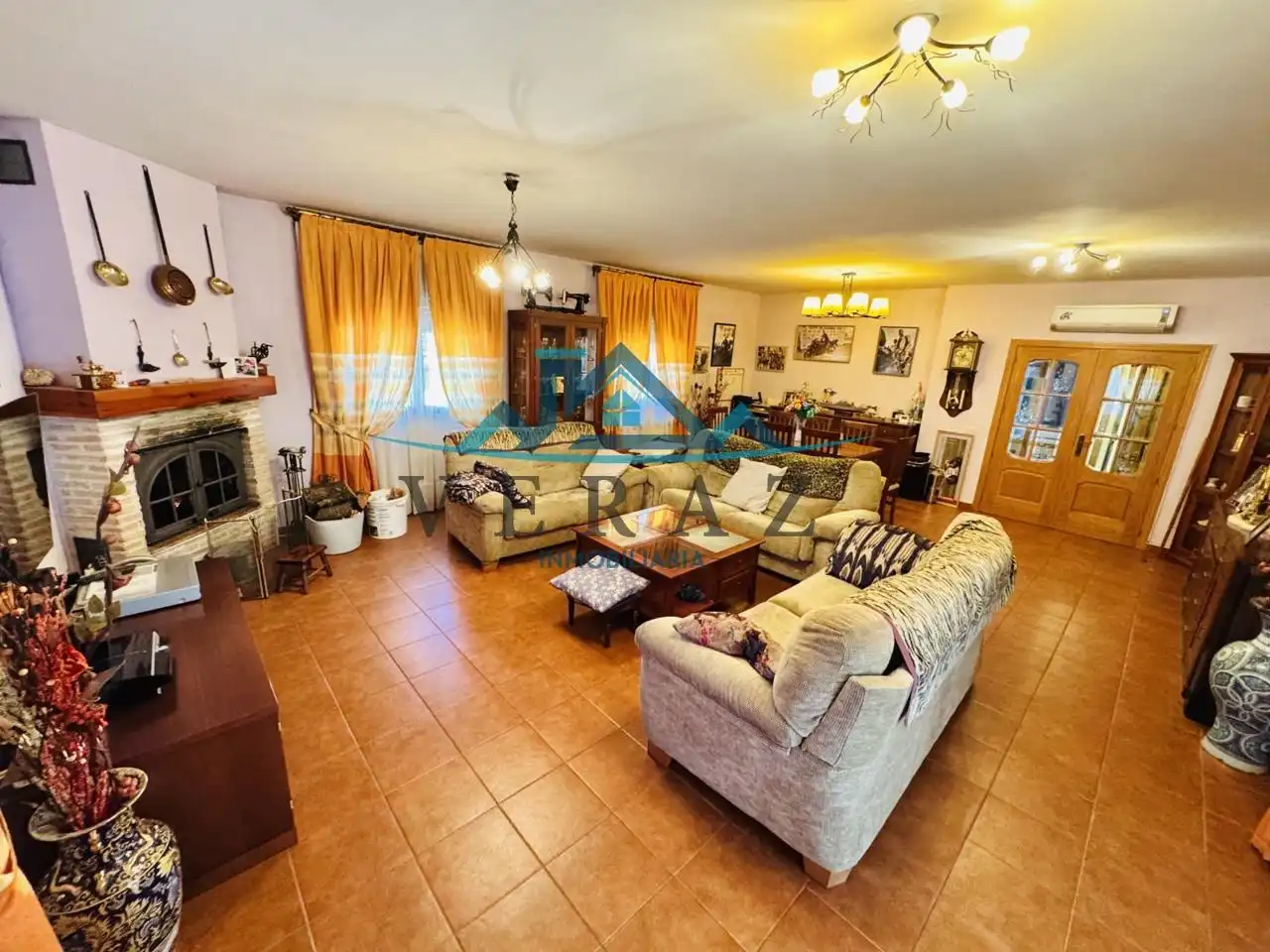 Sala de estar de Casa o chalet en venta en La Pueblanueva con Aire acondicionado, Calefacción y Jardín privado