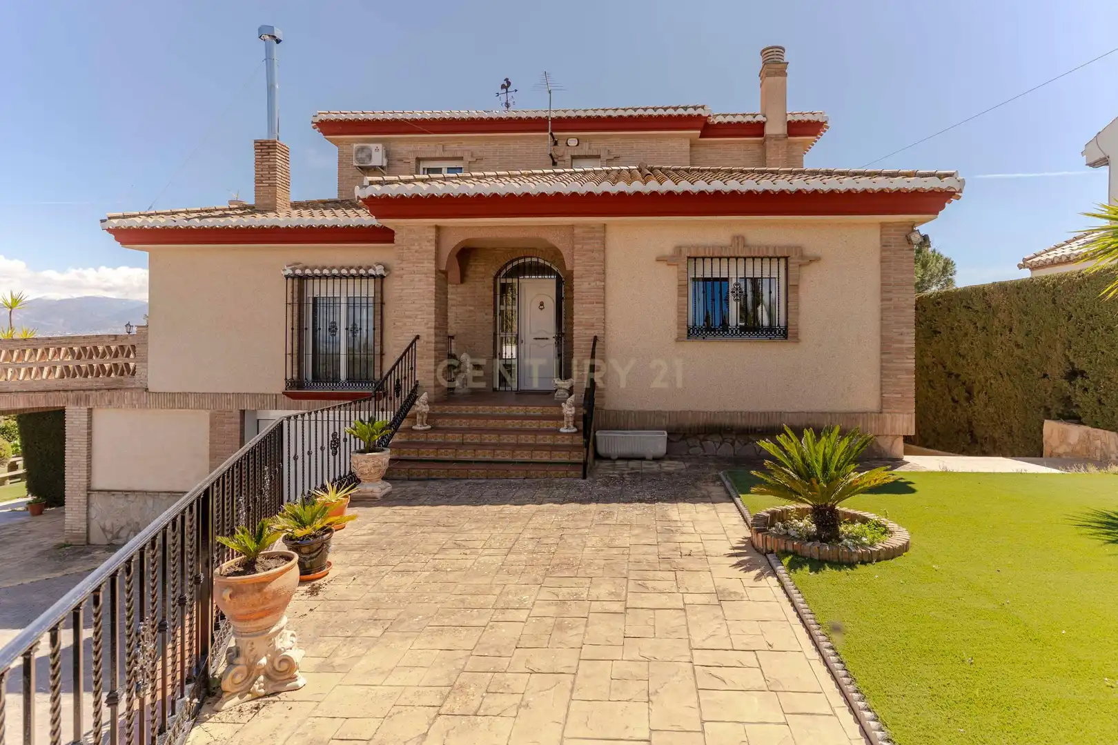 Vista exterior de Casa o chalet en venta en Las Gabias con Jardín privado, Trastero y Piscina