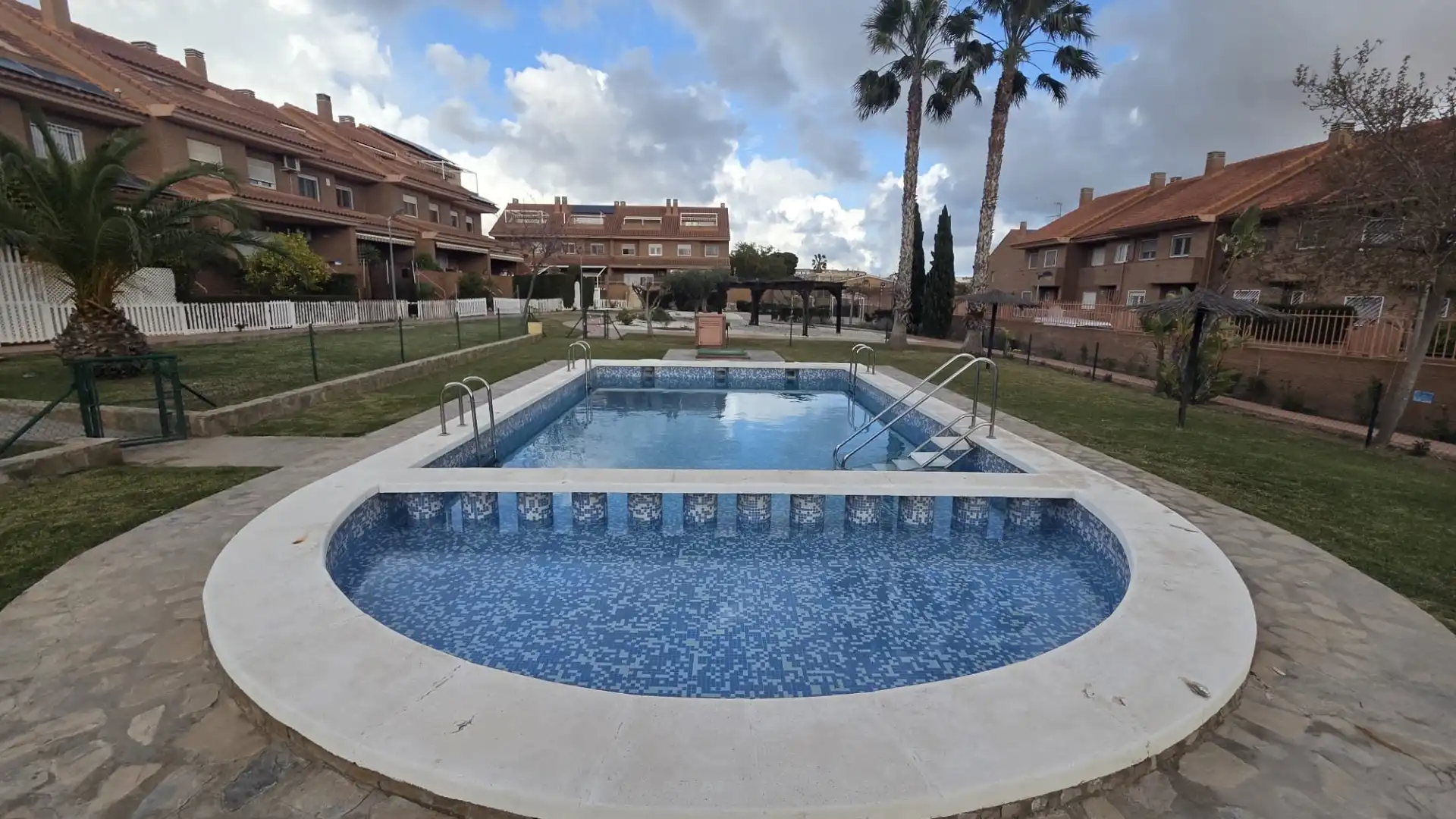 Piscina de Casa o chalet en venta en Alicante / Alacant con Aire acondicionado, Jardín privado y Terraza