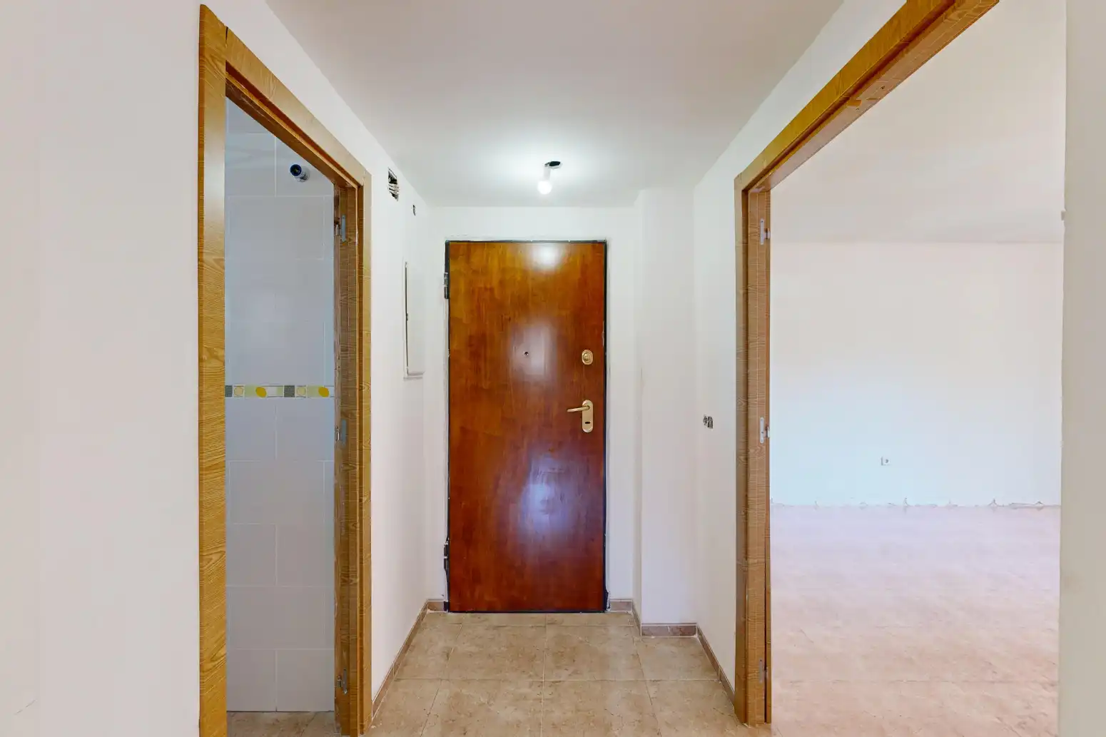 Wohnung zum Verkauf in Cartagena mit Privatgarten, Terrasse und Abstellraum