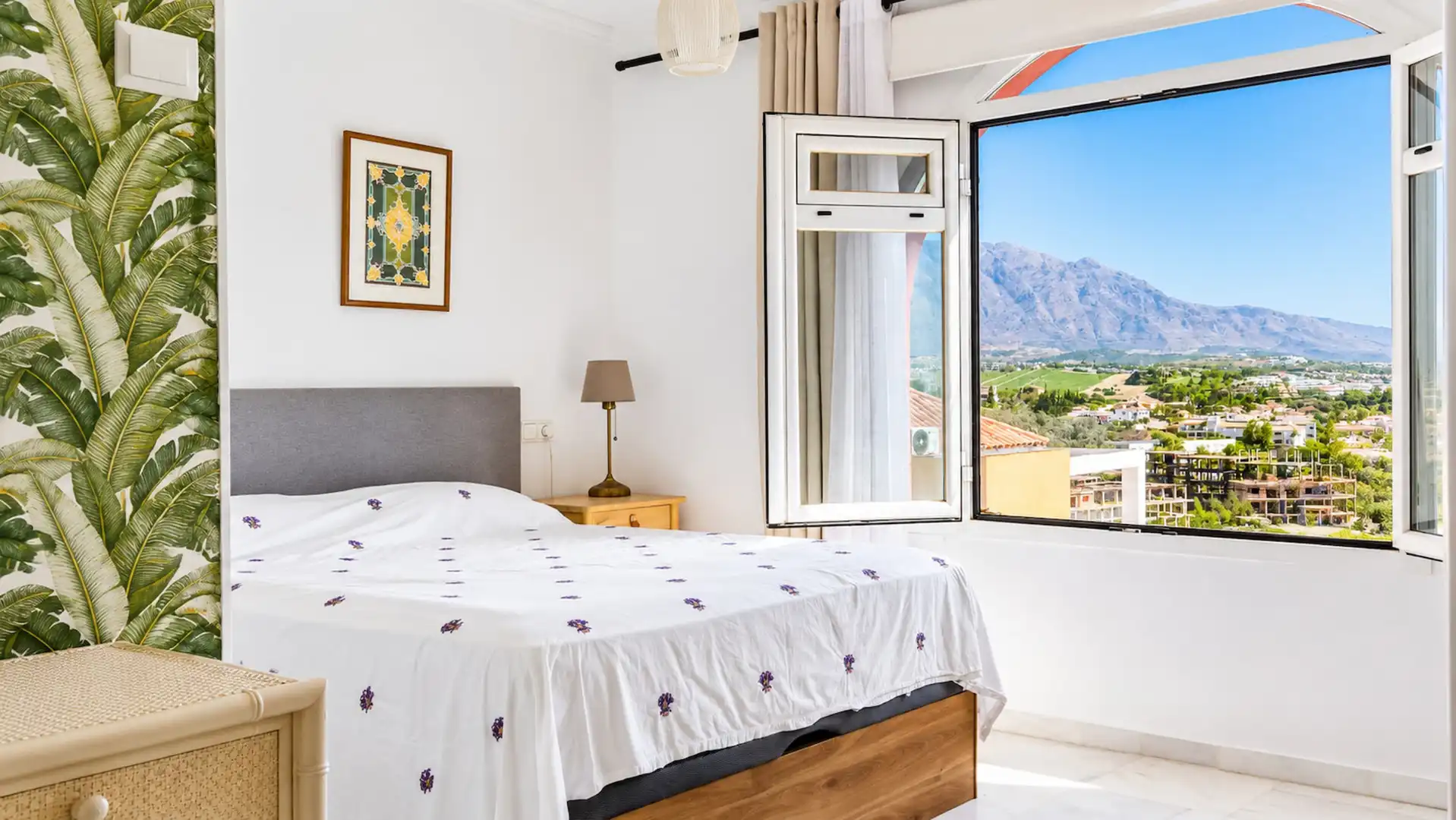 Schlafzimmer von Maisonette zum Verkauf in Manilva mit Privatgarten, Terrasse und Schwimmbad