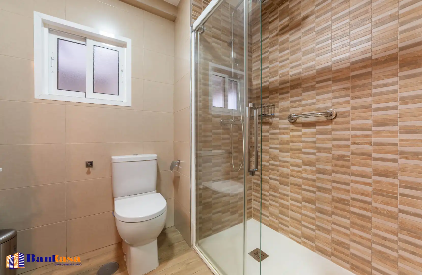 Badezimmer von Wohnung zum Verkauf in Málaga mit Möbliert, Ofen und Waschmaschine