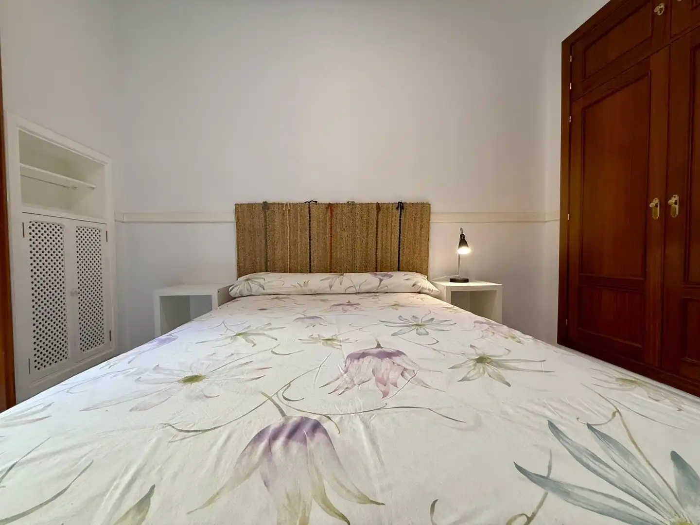 Bedroom of Flat for rent in Sevilla  with Air Conditioner, Heating and Furnished