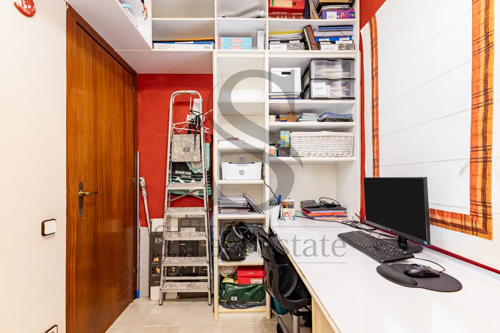 Wohnung zum Verkauf in Barcelona mit Klimaanlage und Balkon