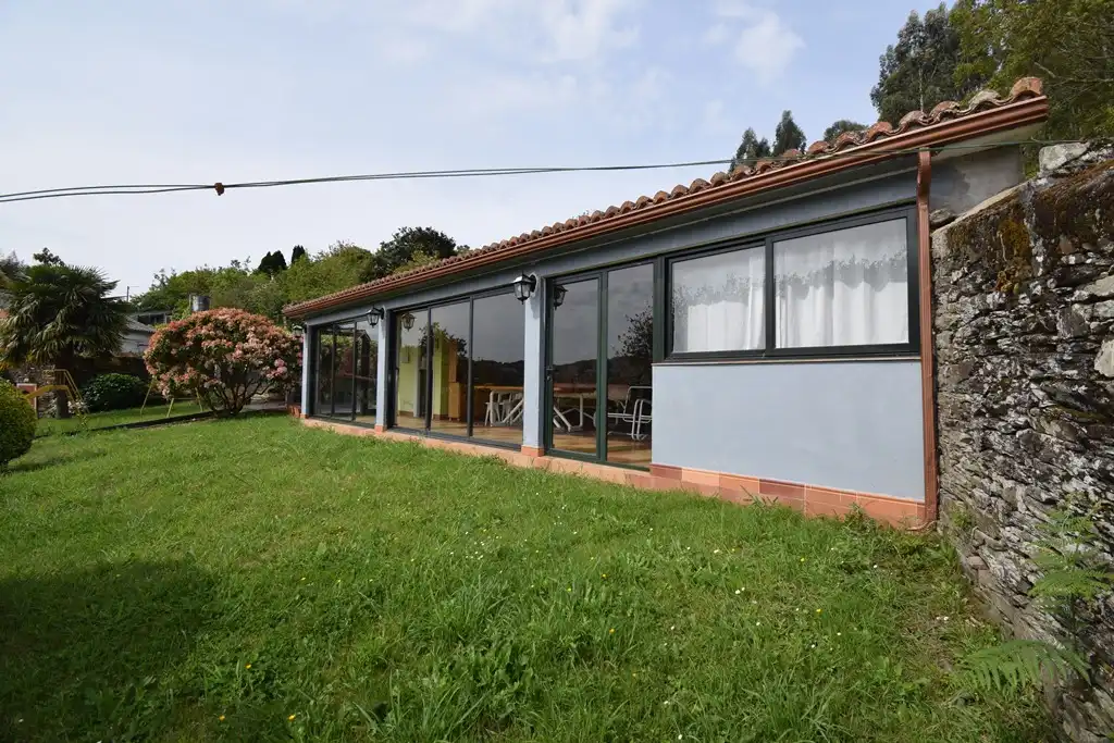 Vista exterior de Casa adosada en venta en Pontedeume con Calefacción y Jardín privado