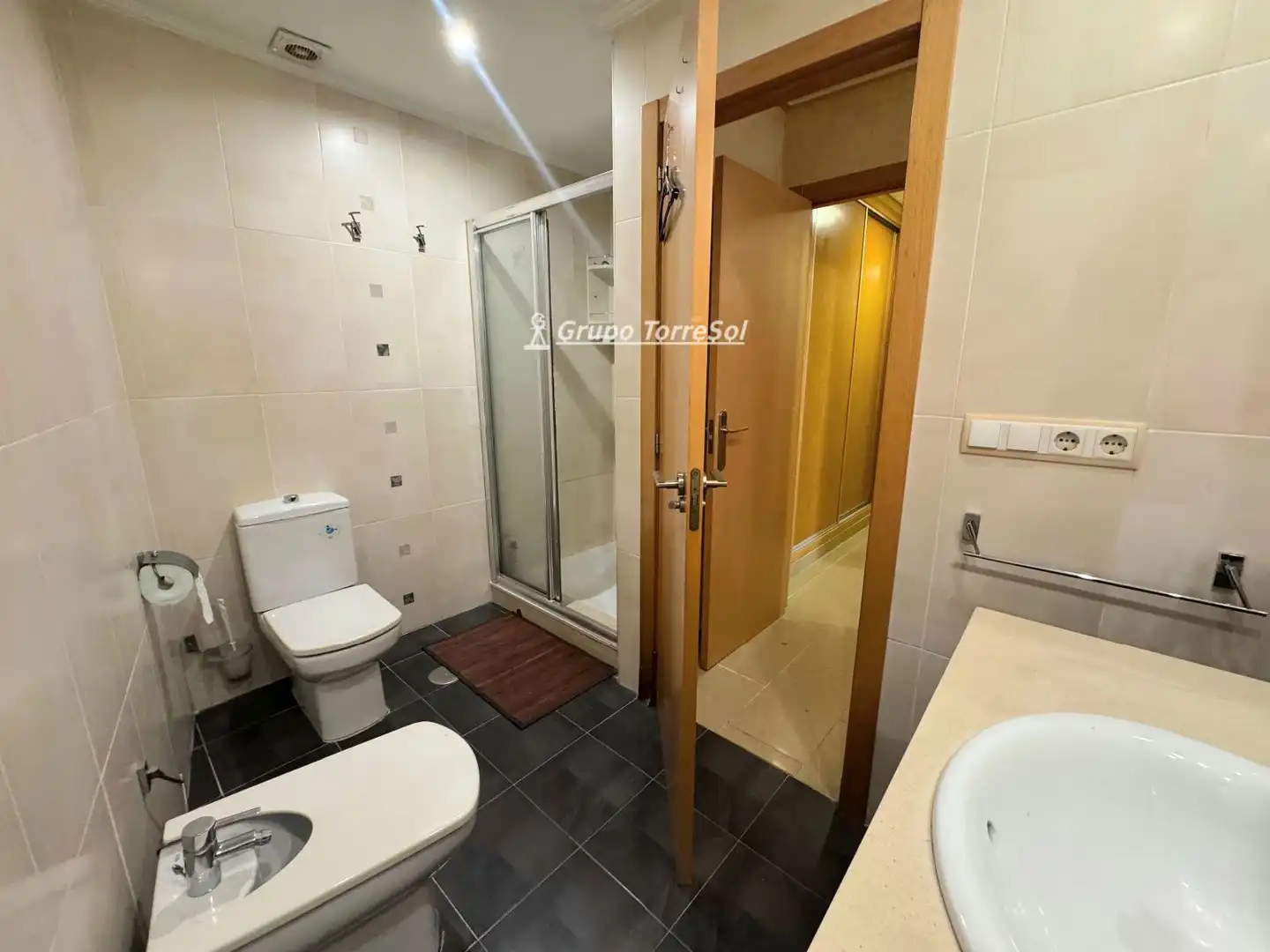 Baño de Piso en venta en Elche / Elx con Aire acondicionado, Calefacción y Terraza