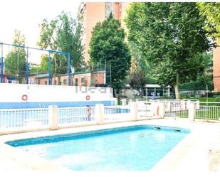 Swimming pool of Flat to rent in  Madrid Capital  with Air Conditioner