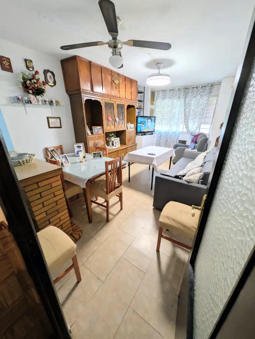 Living room of Flat for sale in  Sevilla Capital  with Air Conditioner