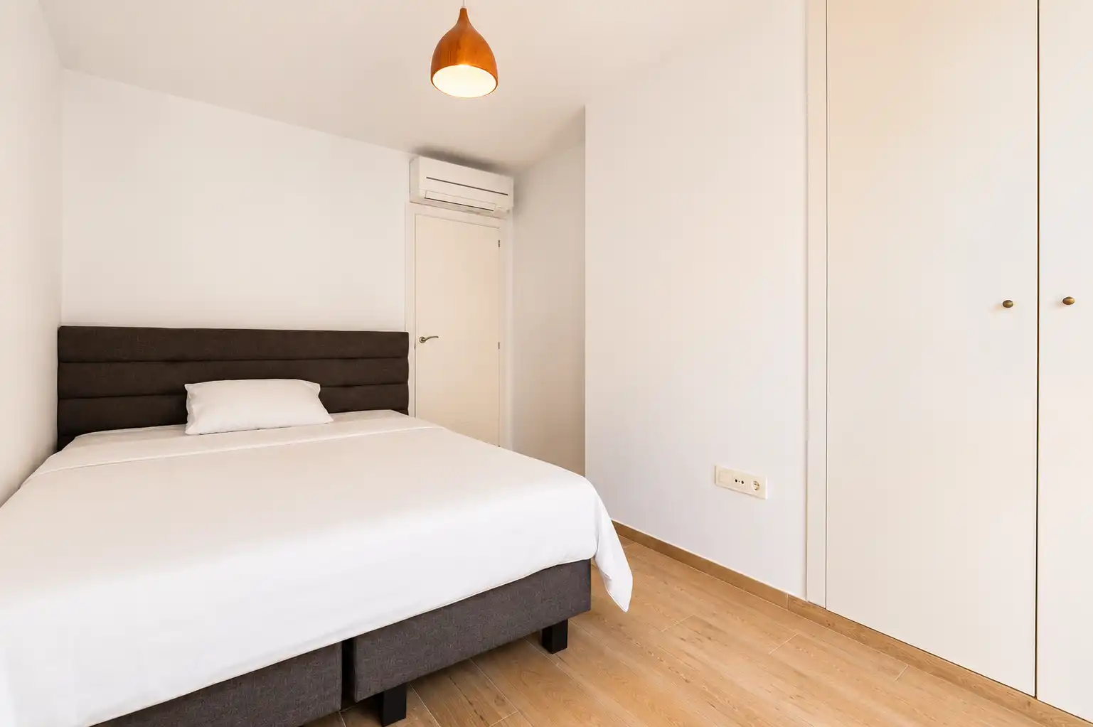 Habitación de Casa o chalet en venta en L'Alfàs del Pi con Terraza y Piscina comunitaria