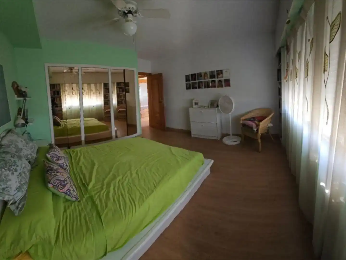 Schlafzimmer von Wohnung zum Verkauf in  Valencia Capital mit Klimaanlage und Balkon