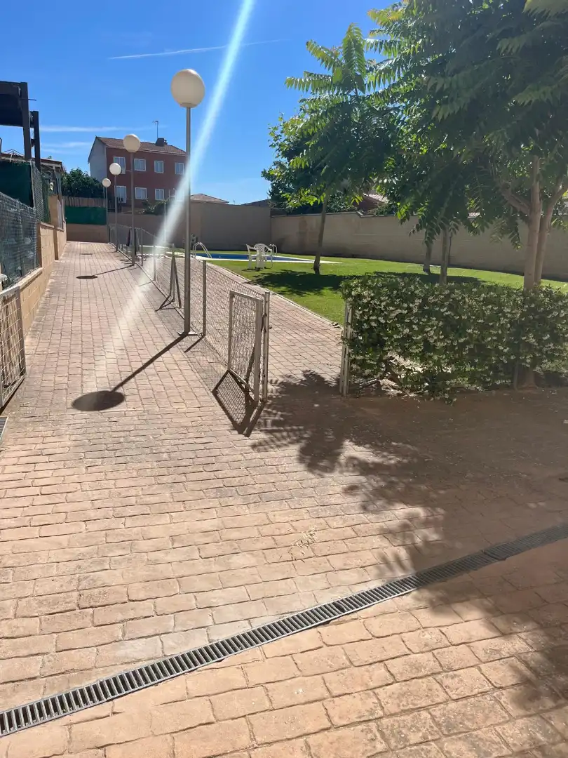 Parking de Piso en venta en El Casar de Escalona con Amueblado