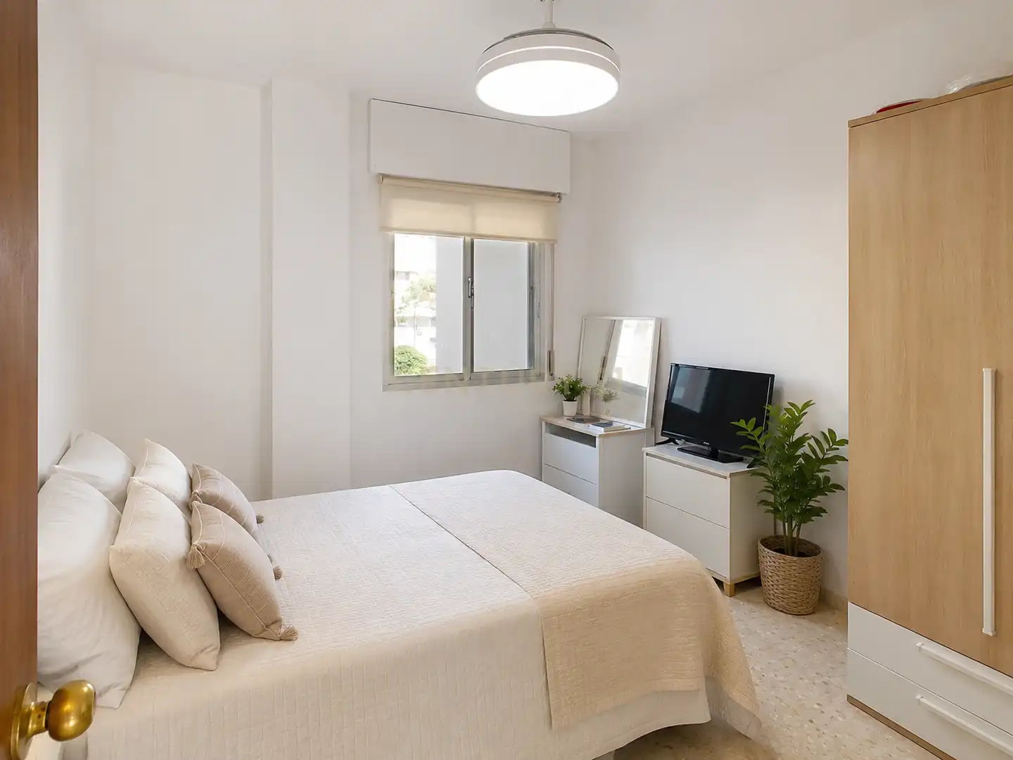 Flat with terrace for sale in Av. las Palmeras, Benalmádena, Spain, imagen 8