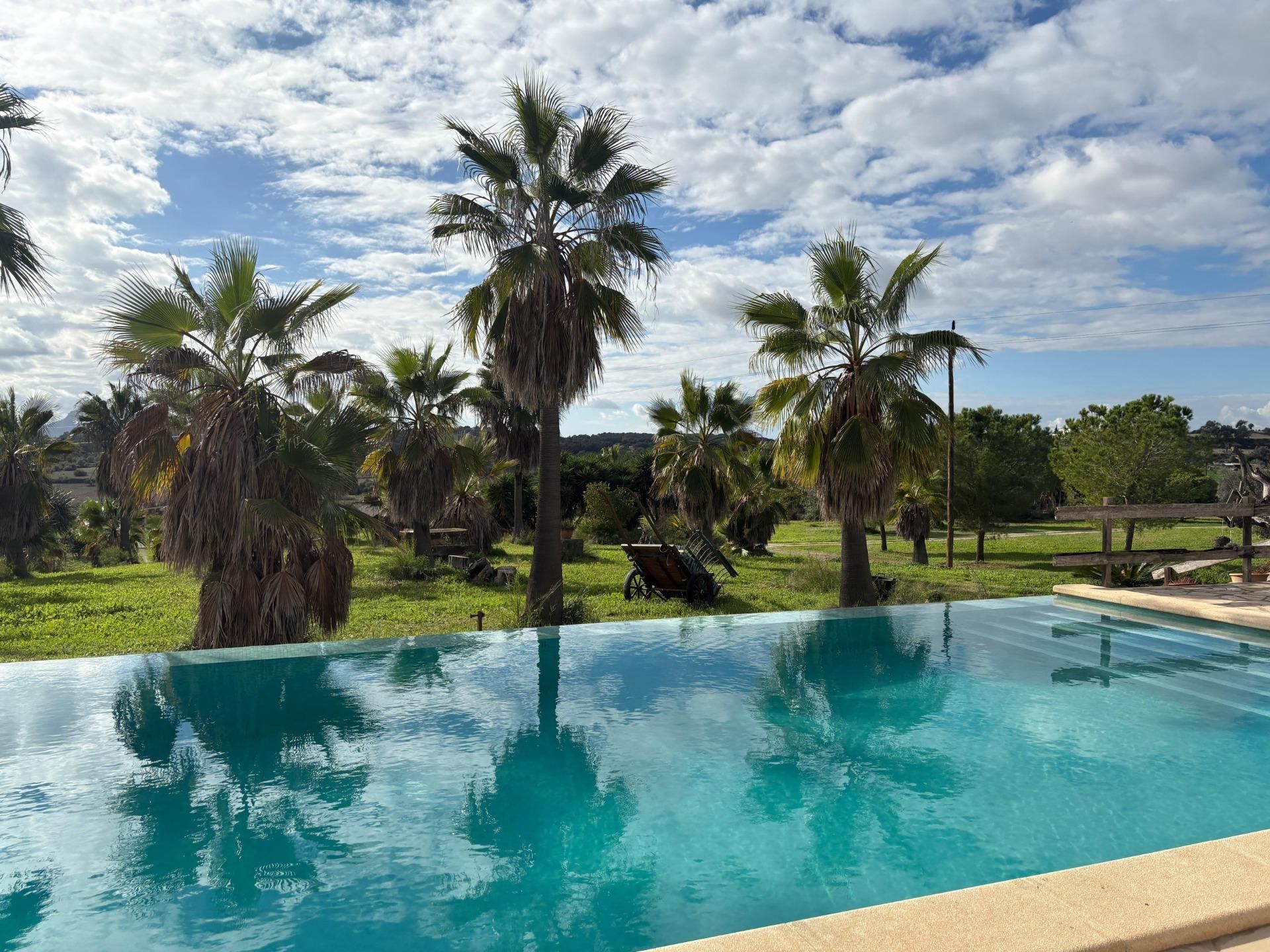 Piscina de Finca rústica en venda en Lloret de Vistalegre amb Aire condicionat, Calefacció i Jardí privat