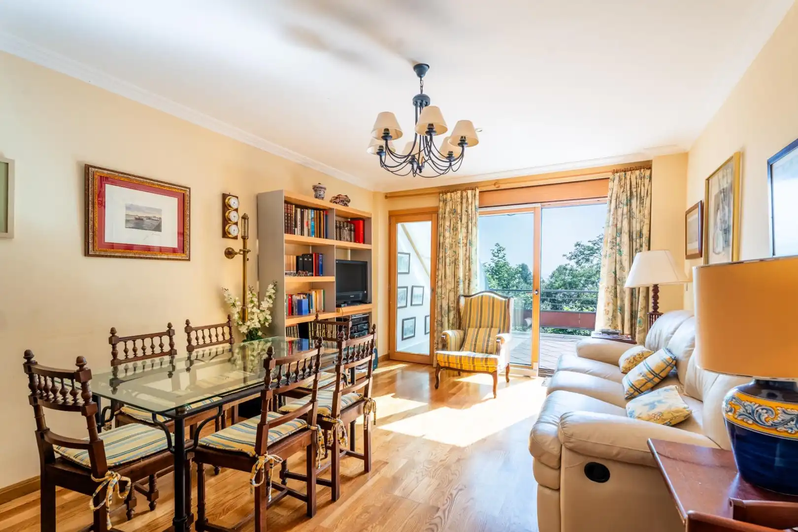 Wohnzimmer von Maisonette zum Verkauf in Marina de Cudeyo mit Heizung, Terrasse und Balkon