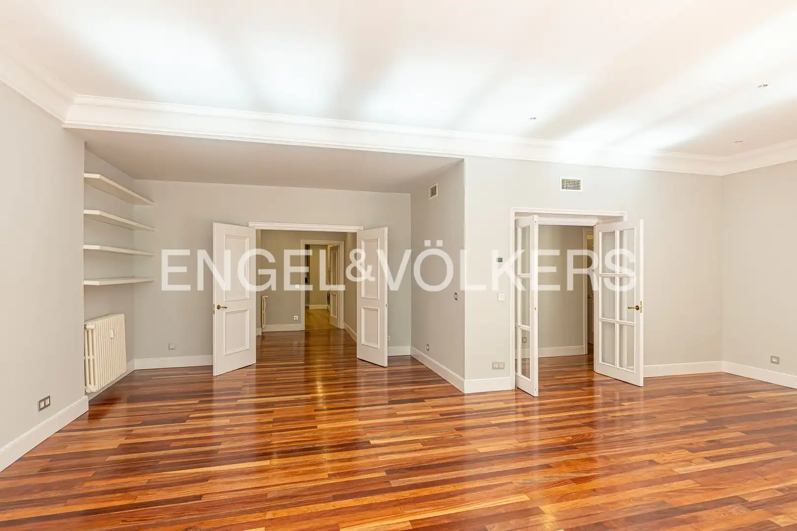 Comedor de Piso en venta en Madrid con Calefacción, Terraza y Trastero