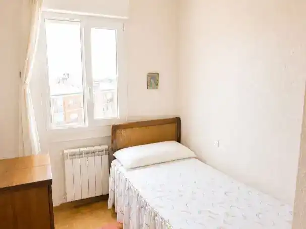Dormitori de Pis en venda en  Madrid Capital amb Terrassa i Balcó