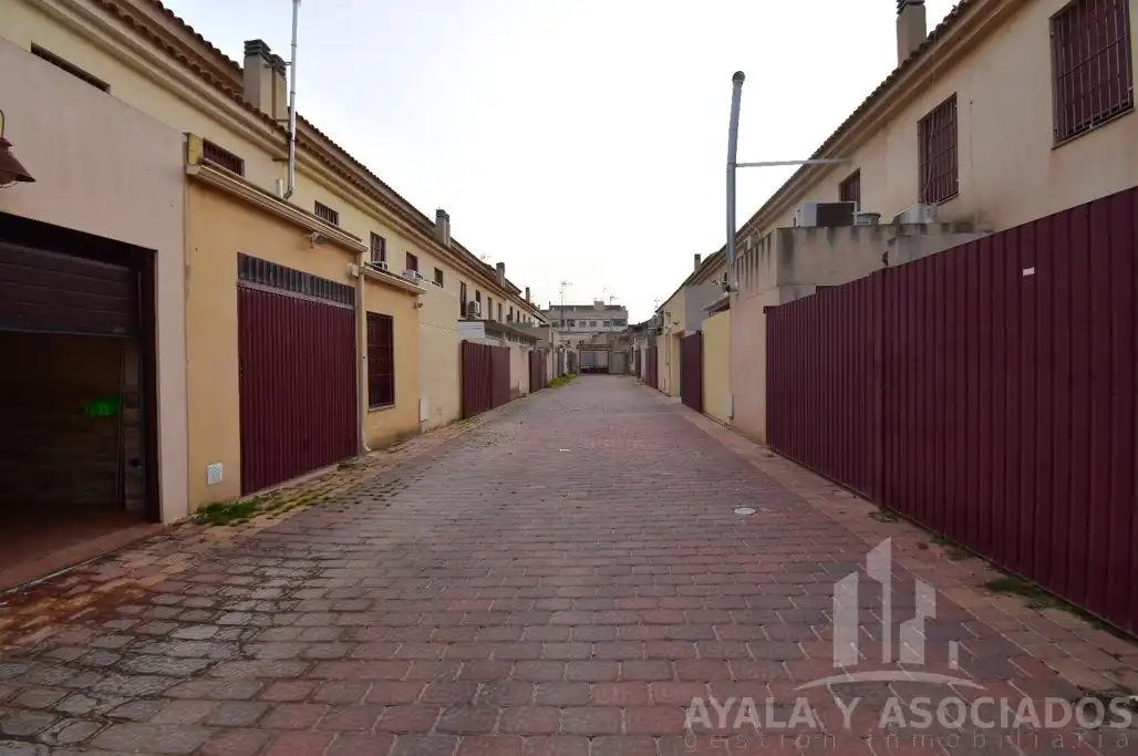 Vista exterior de Casa o xalet en venda en Torre-Pacheco amb Aire condicionat, Calefacció i Jardí privat