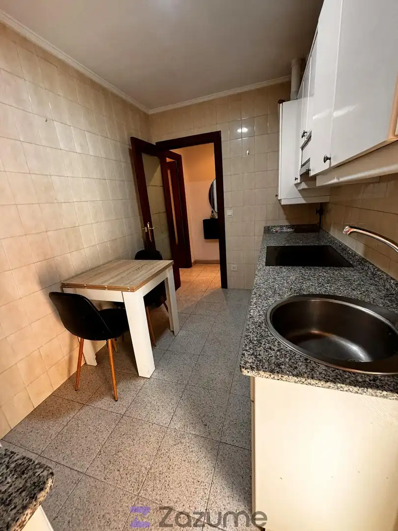 Küche von Wohnung zur Miete in  Logroño mit Heizung, Abstellraum und Möbliert