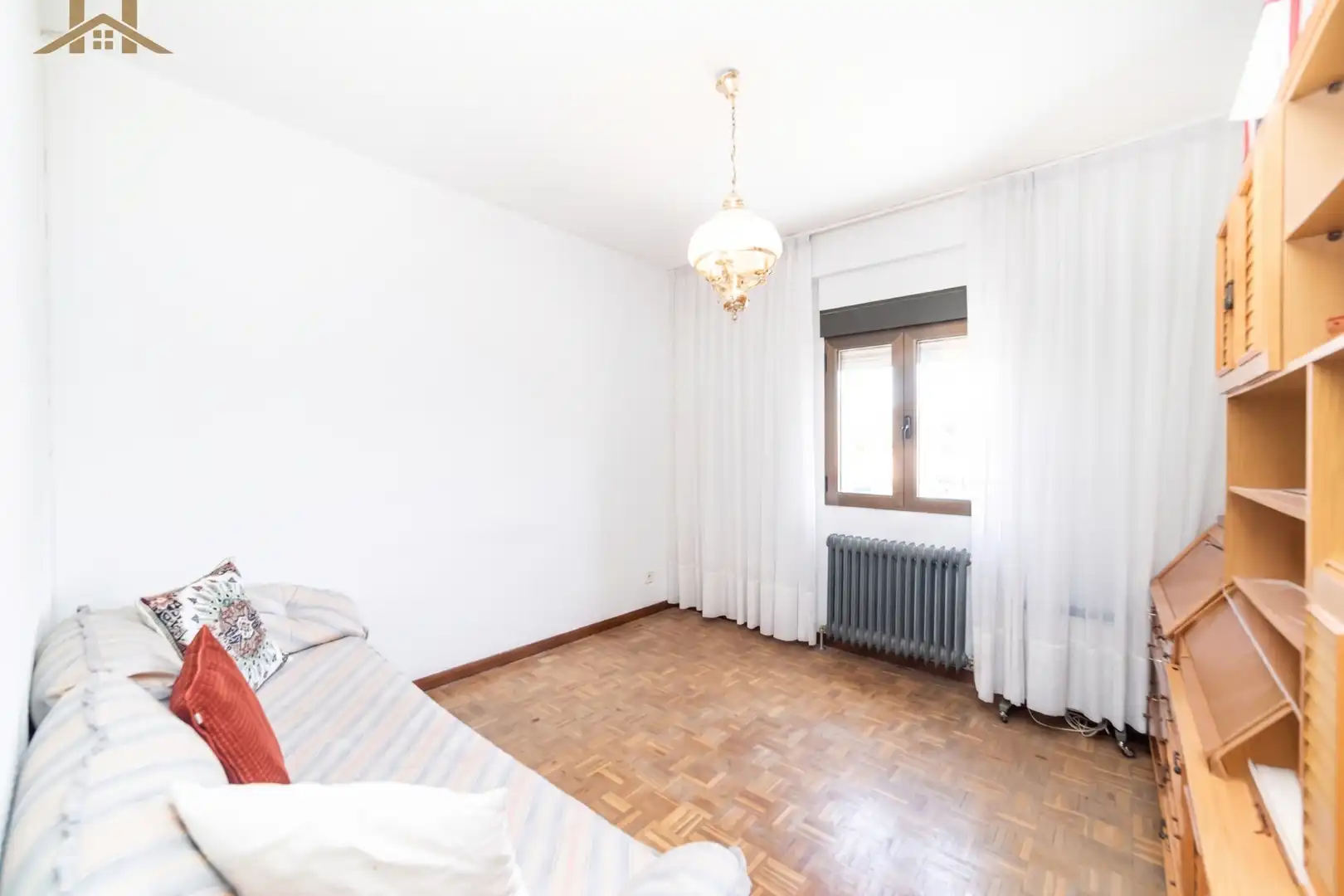 Habitación de Piso en venta en Pozuelo de Alarcón con Calefacción, Terraza y Amueblado