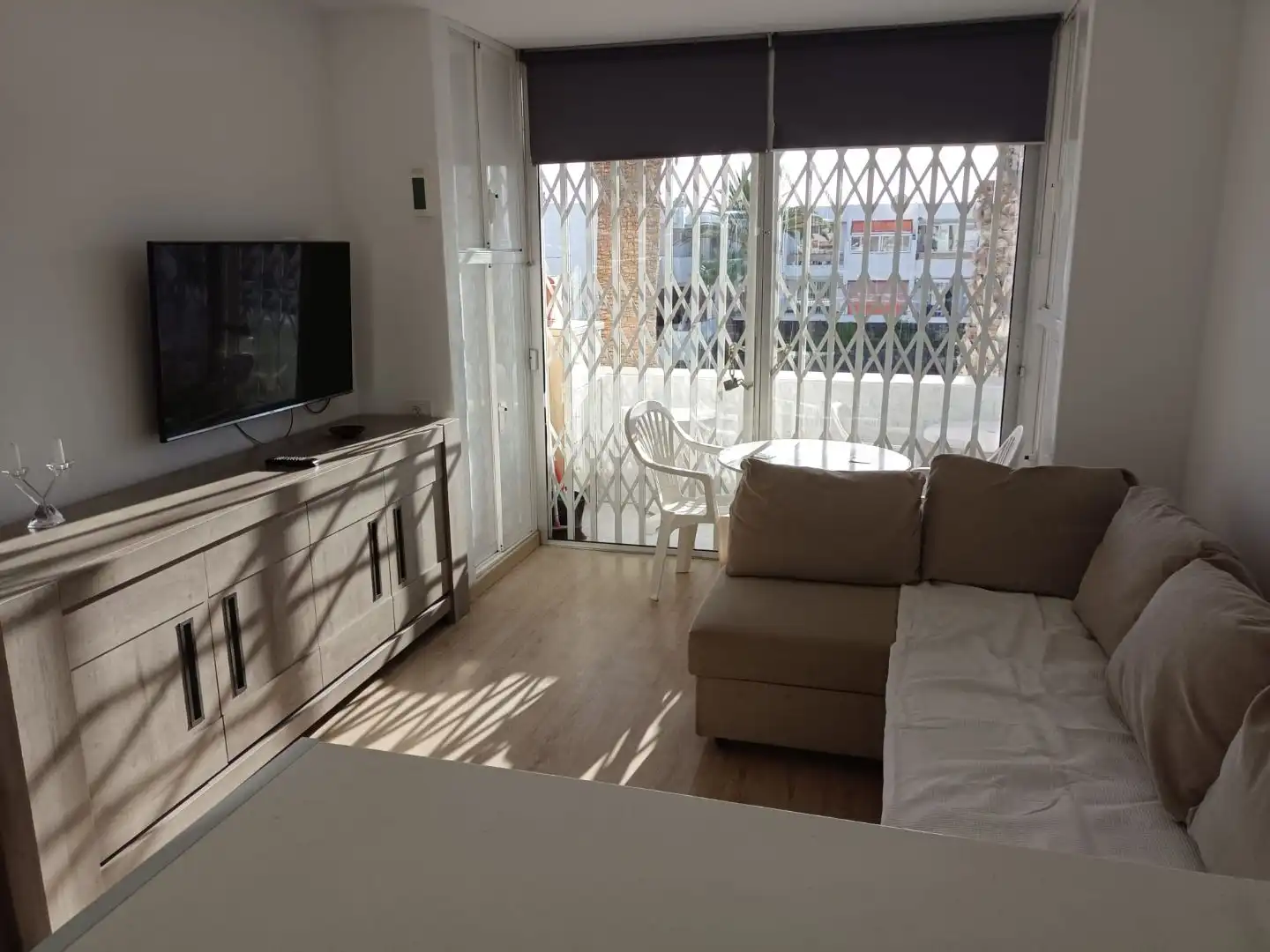 Sala d'estar de Apartament de lloguer en Arona amb Parquet, Moblat i Forn