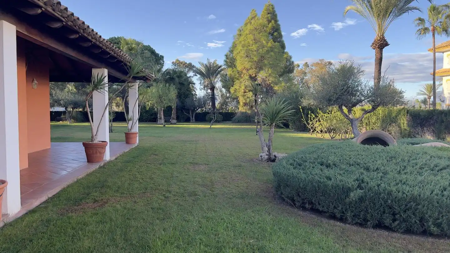 Garten von Erdgeschoss zum Verkauf in Torreblanca mit Klimaanlage, Privatgarten und Terrasse