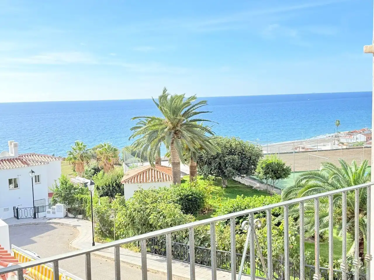 Außenansicht von Maisonette zum Verkauf in Torrox mit Gemeinschaftspool