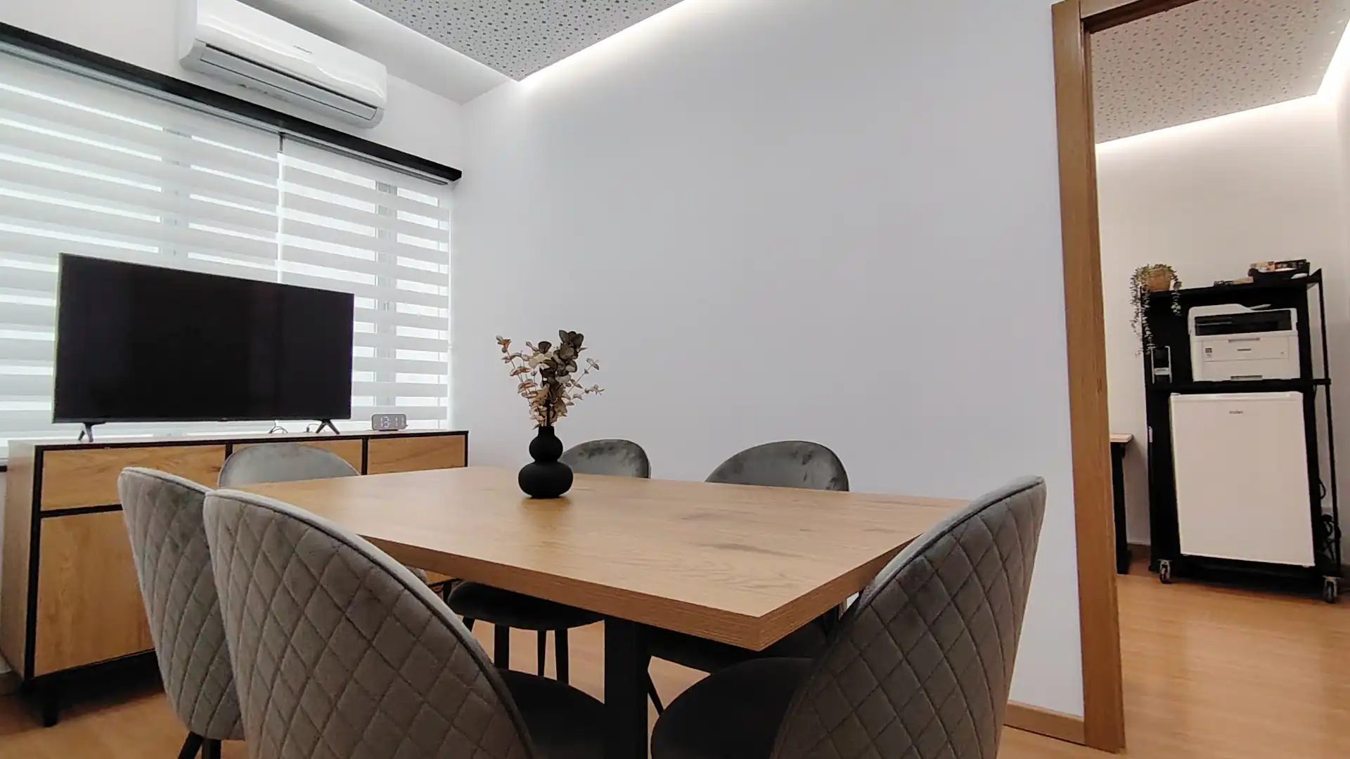 Dining room of Office for rent in Castellón de la Plana / Castelló de la Plana  with Air Conditioner, Furnished and Internet