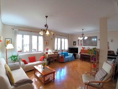 Living room of Flat for sale in  Madrid Capital