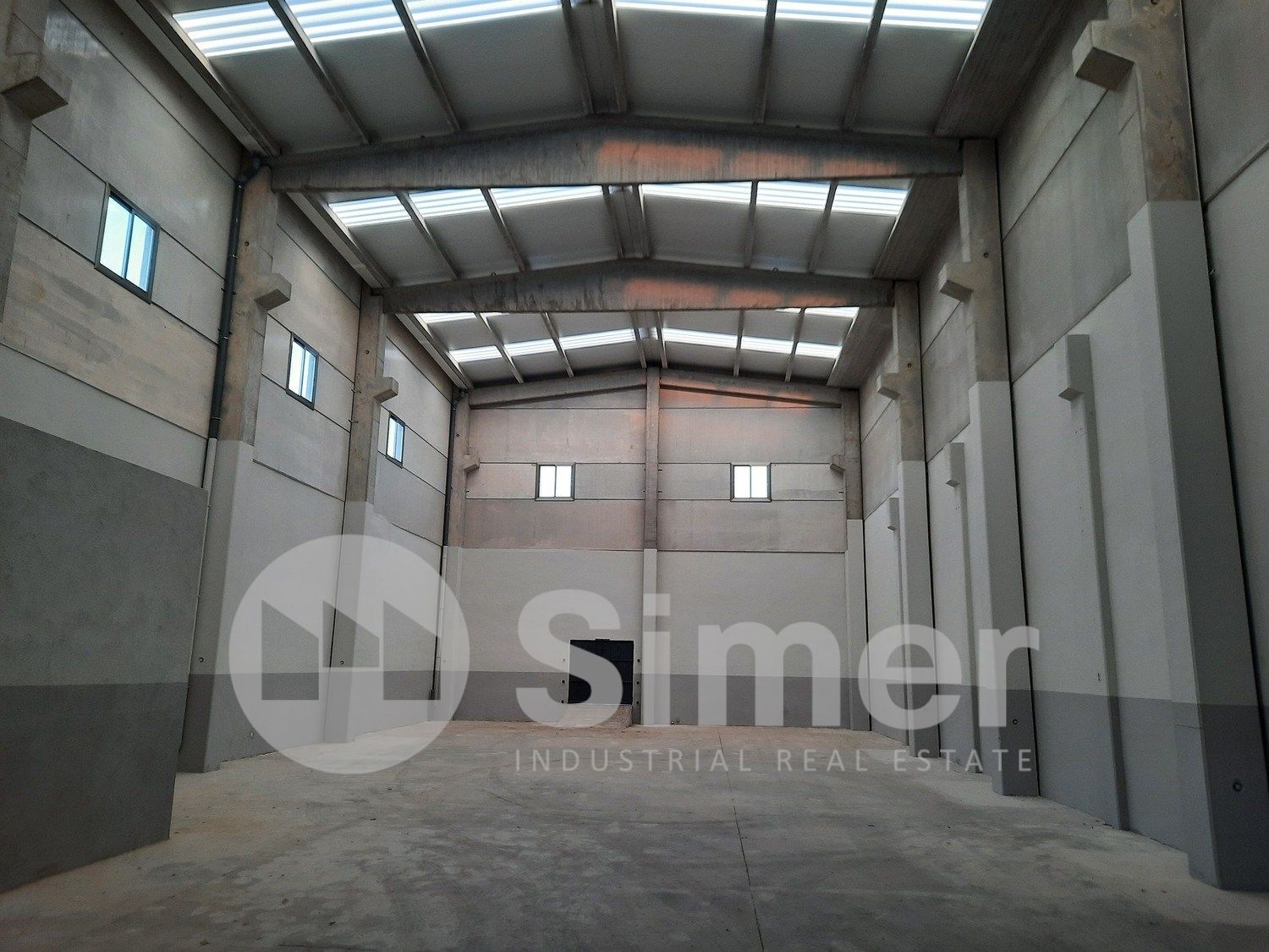 Nau industrial de lloguer en Barberà del Vallès