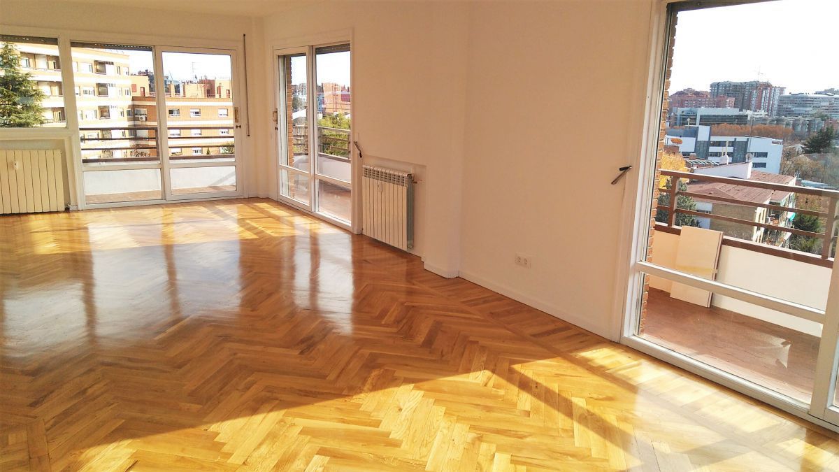 Living room of Flat to rent in  Madrid Capital  with Air Conditioner, Heating and Terrace