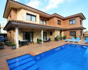 Exterior view of House or chalet for sale in Sant Cugat del Vallès  with Air Conditioner, Heating and Private garden