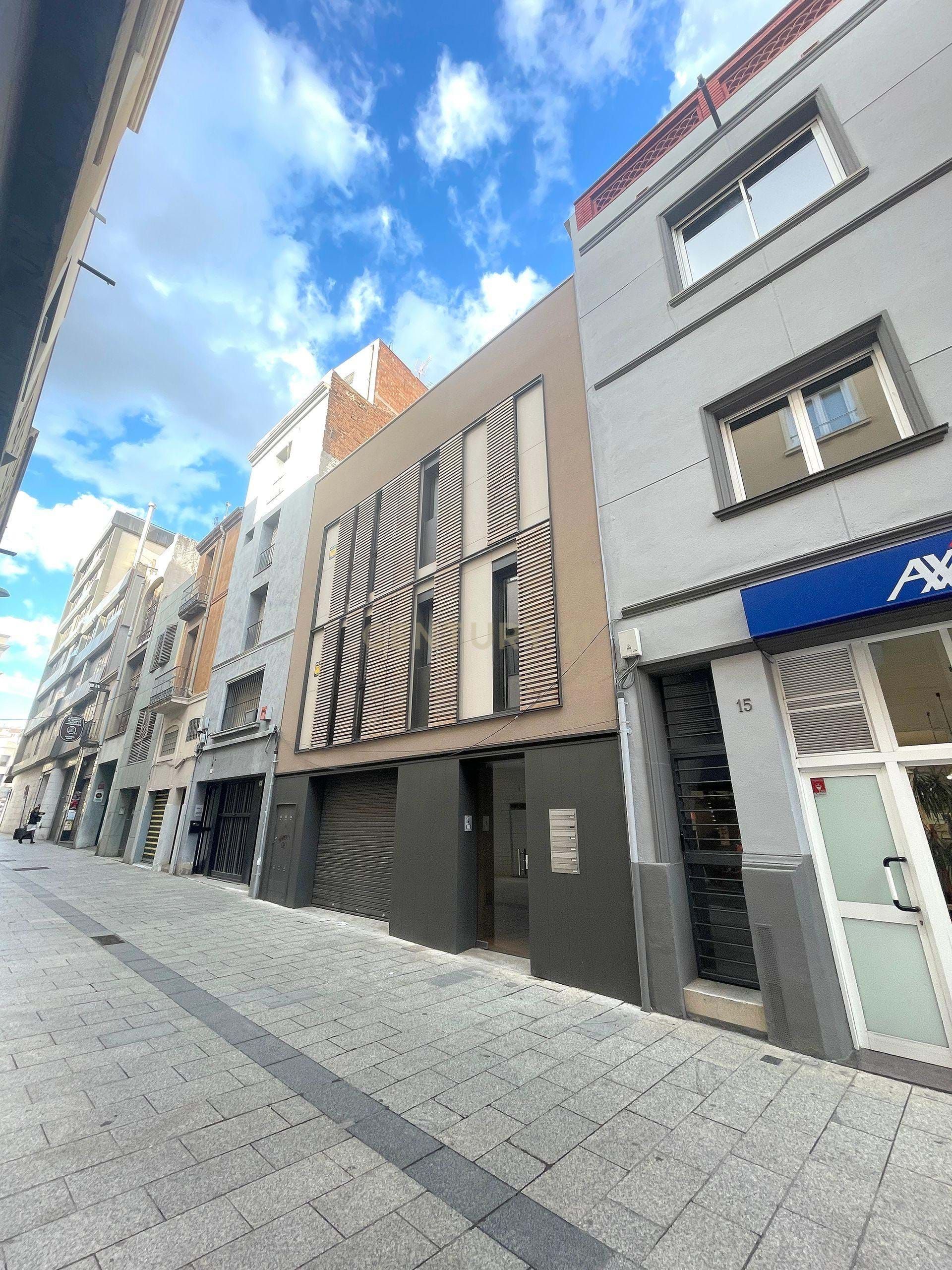 Vista exterior de Local en venda en Sabadell