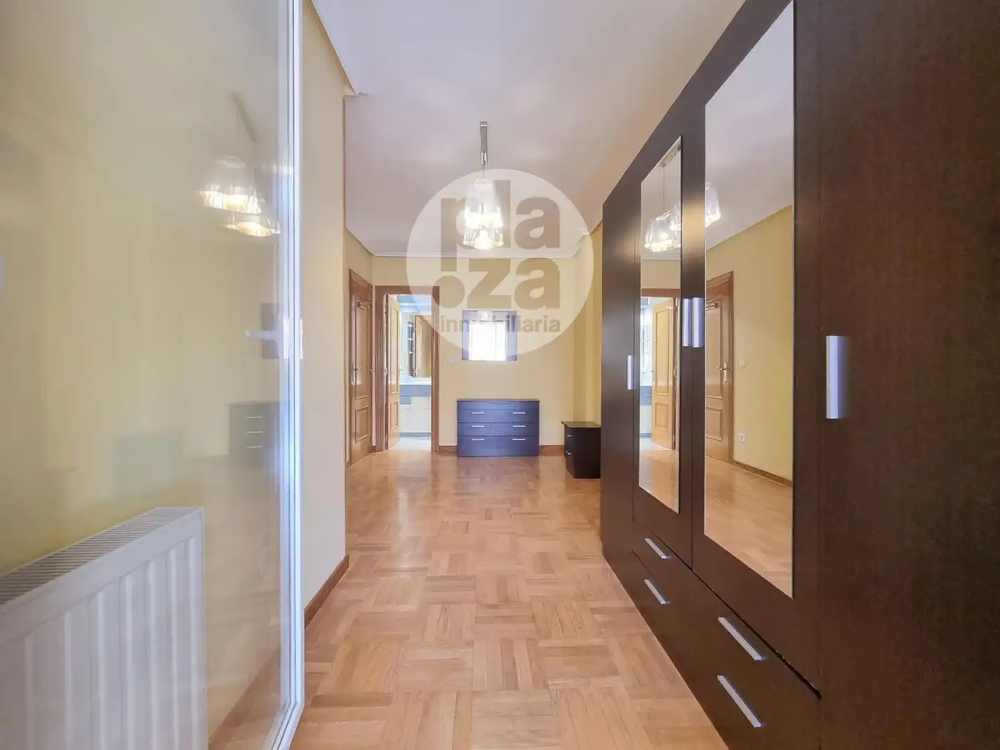 Casa adosada en venta en Burgos con Calefacción y Jardín privado