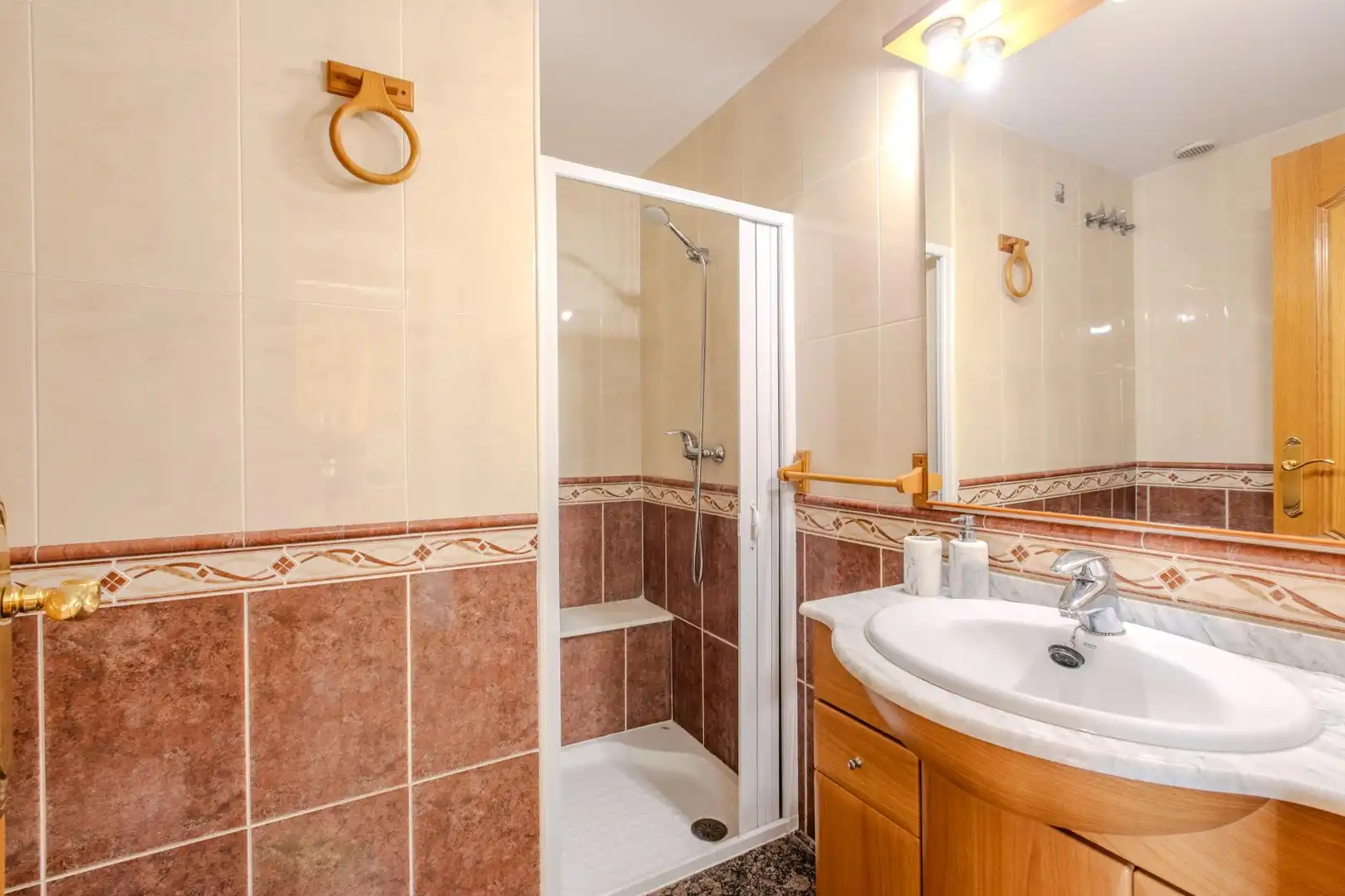 Badezimmer von Maisonette zur Miete in Fuengirola mit Klimaanlage, Terrasse und Möbliert