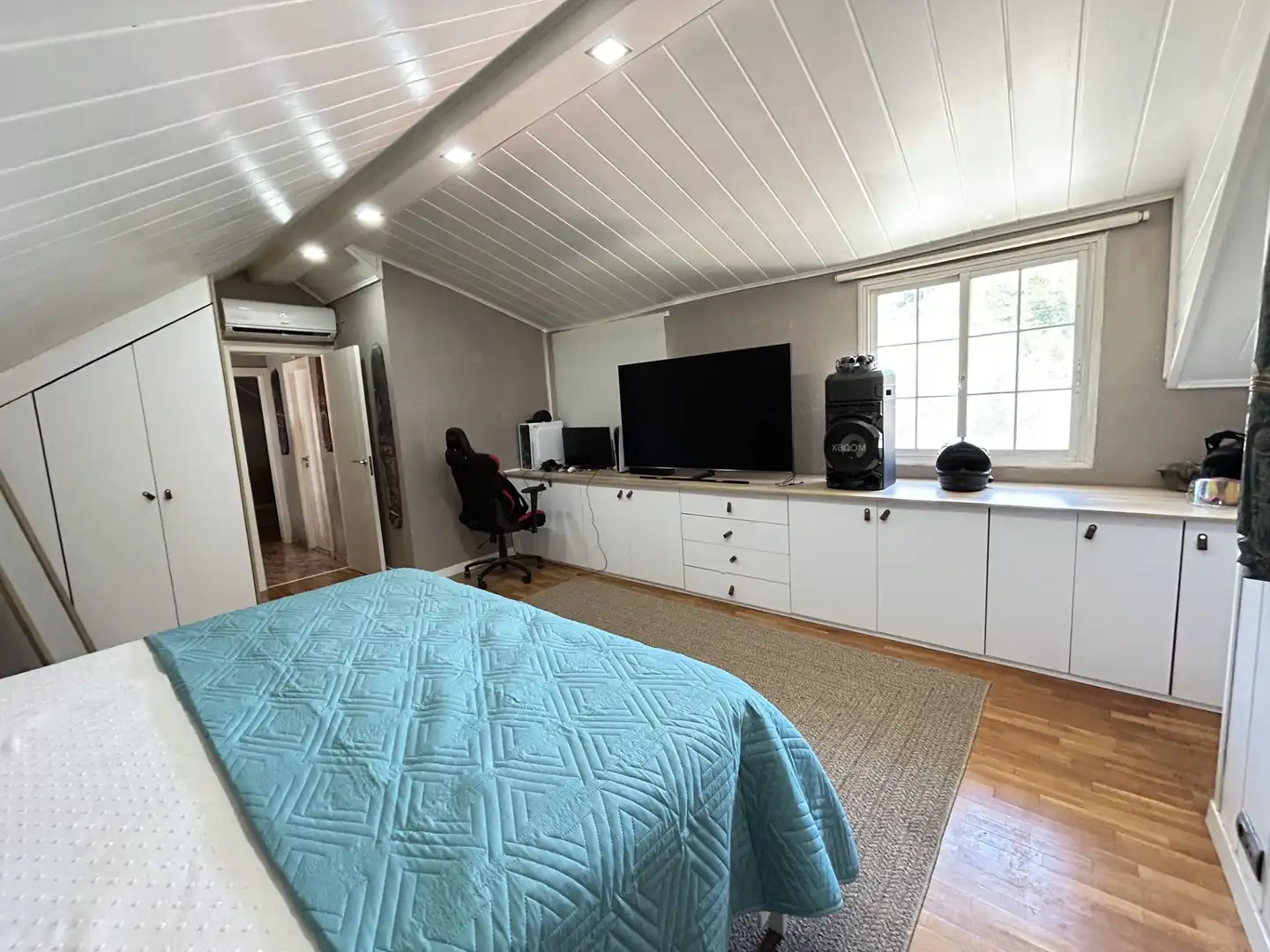 Schlafzimmer von Haus oder Chalet zum Verkauf in Cervelló mit Klimaanlage, Privatgarten und Schwimmbad