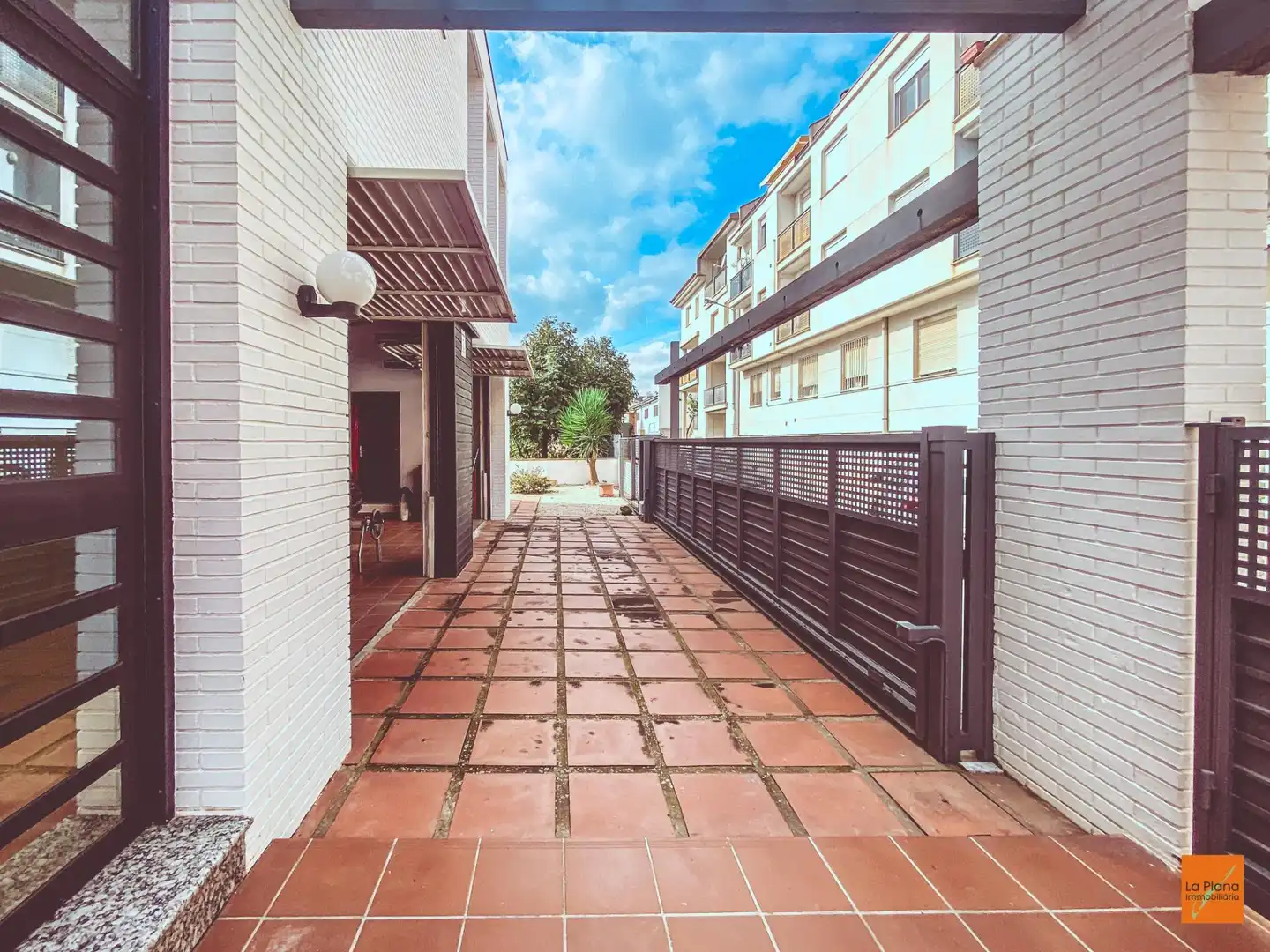 Vista exterior de Casa o xalet en venda en La Sénia amb Aire condicionat, Calefacció i Jardí privat