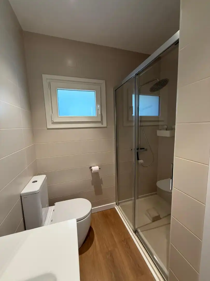 Baño de Casa o chalet en venta en Vandellòs i l'Hospitalet de l'Infant con Aire acondicionado, Calefacción y Jardín privado
