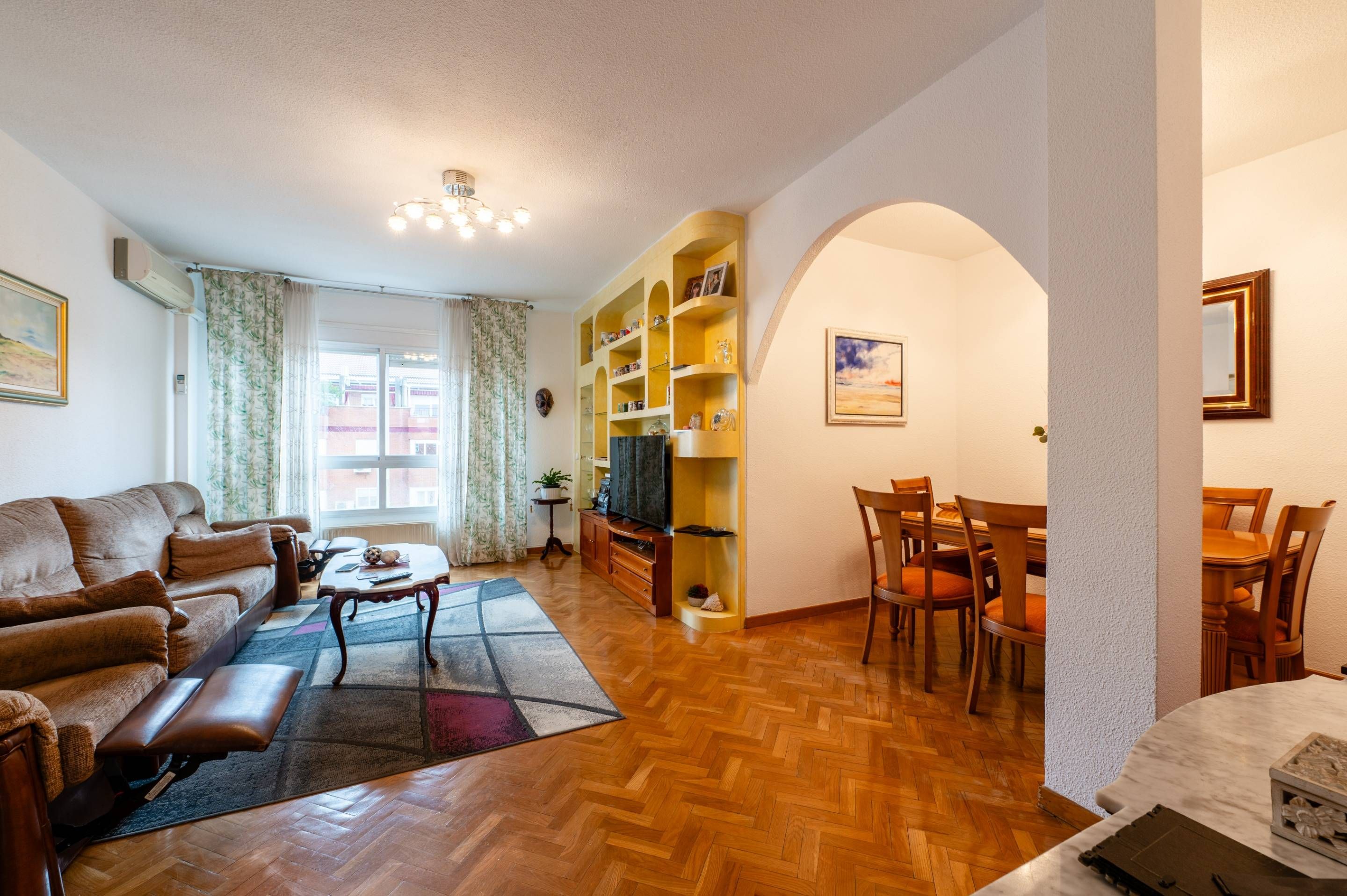 Living room of Flat for sale in  Madrid Capital  with Air Conditioner, Heating and Storage room