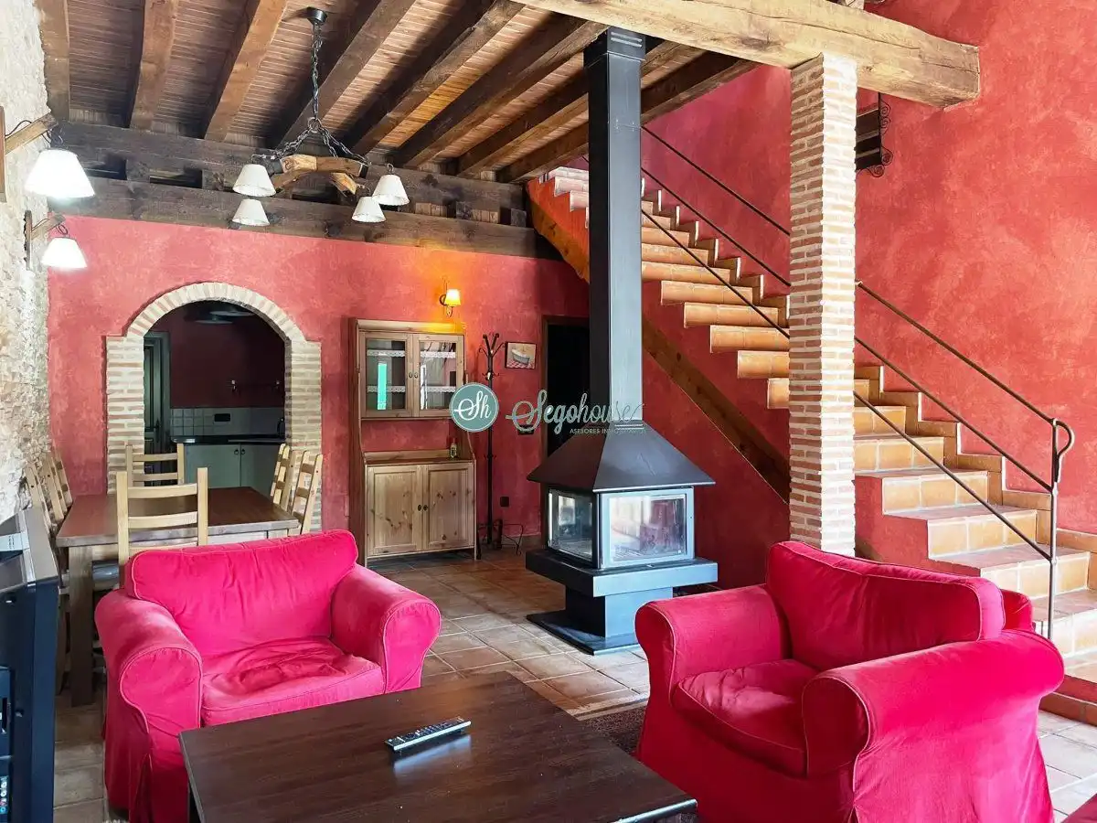Houses for sale in Adrada de Pirón  with Heating