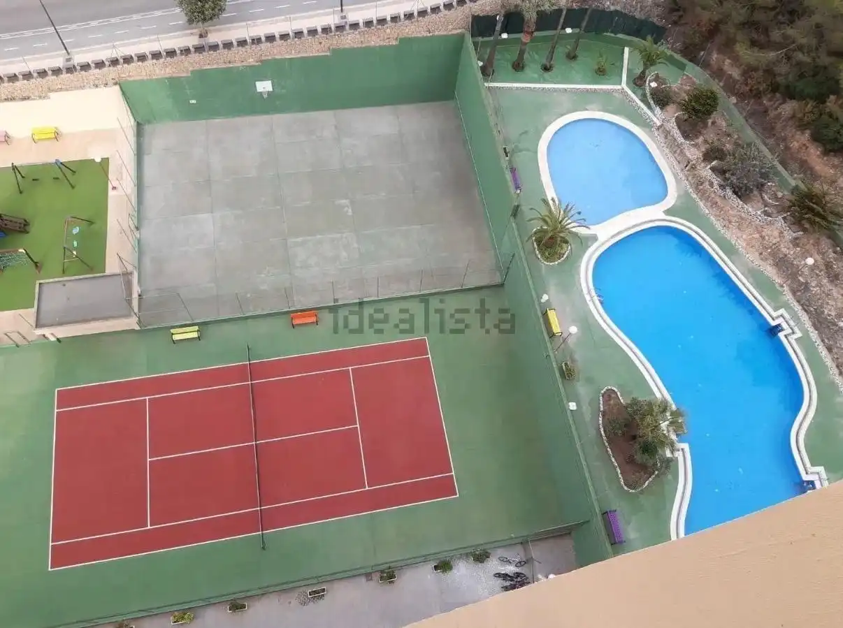 Piscina de Ático en venta en Benidorm con Aire acondicionado, Jardín privado y Terraza