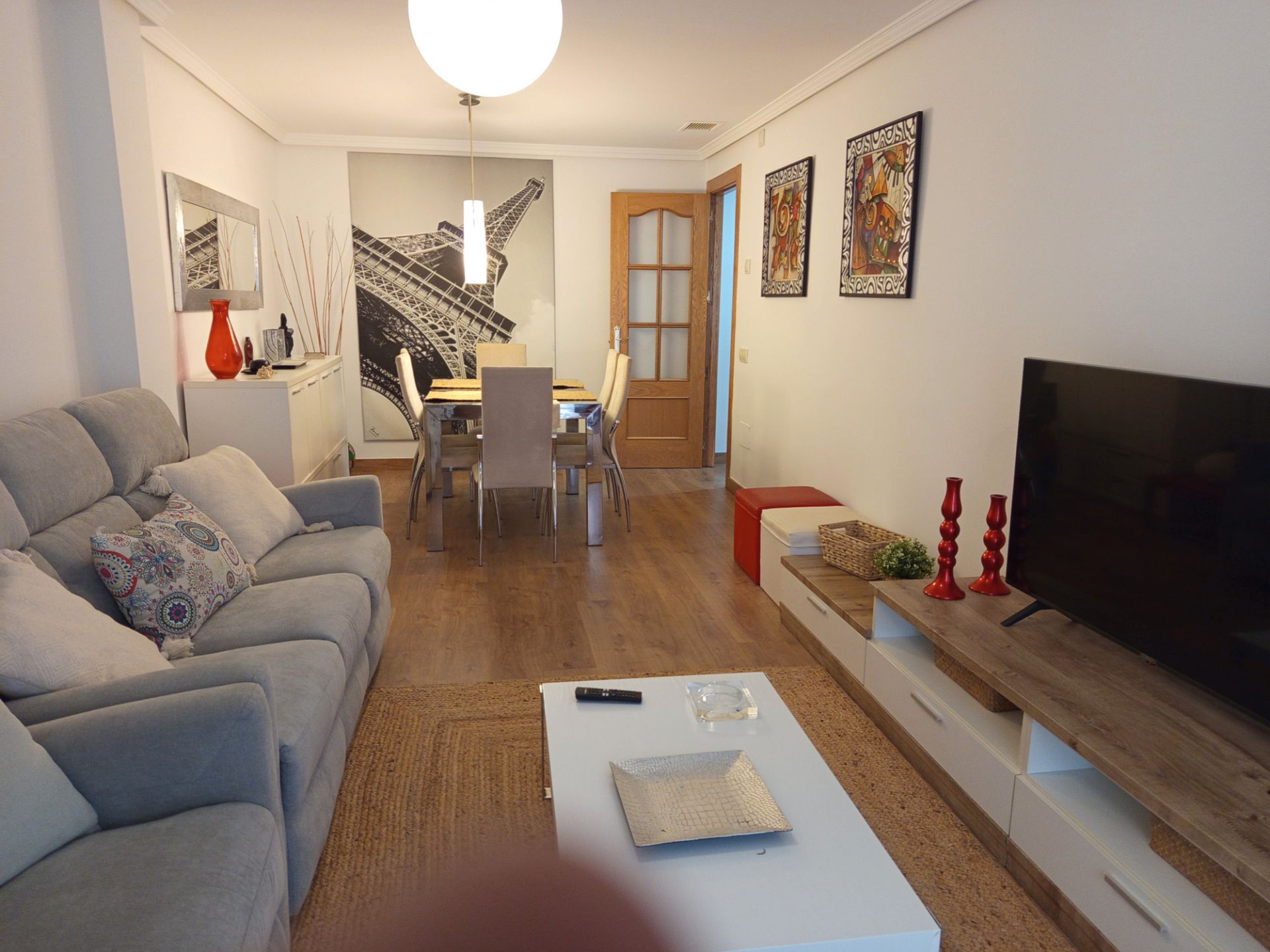 Sala d'estar de Pis en venda en  Almería Capital amb Aire condicionat, Parquet i Moblat