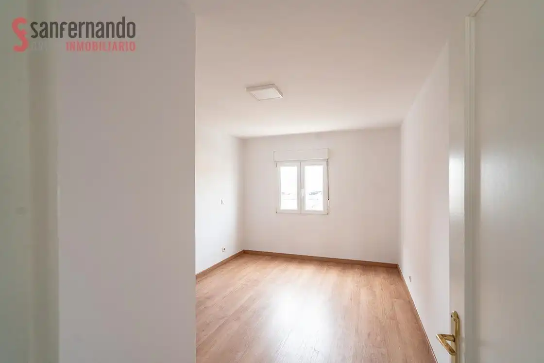 Habitación de Piso en venta en Torrelavega  con Trastero