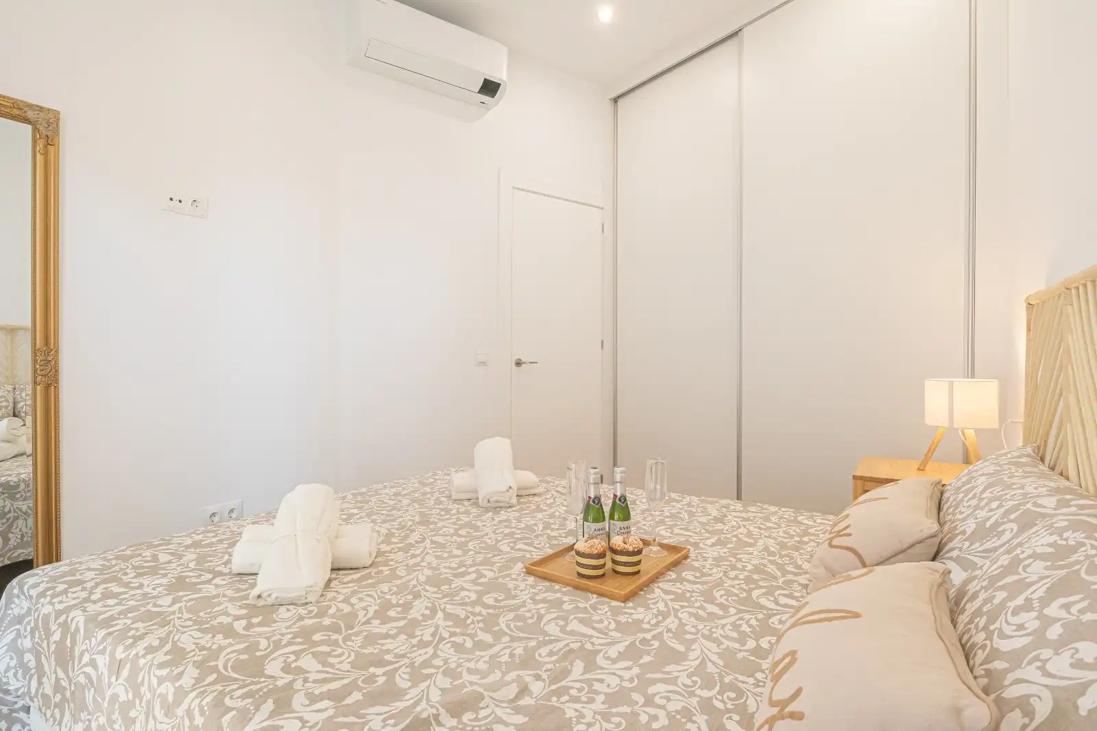 Bedroom of Apartments for sale in Mijas  with Air Conditioner, Terrace and Furnished