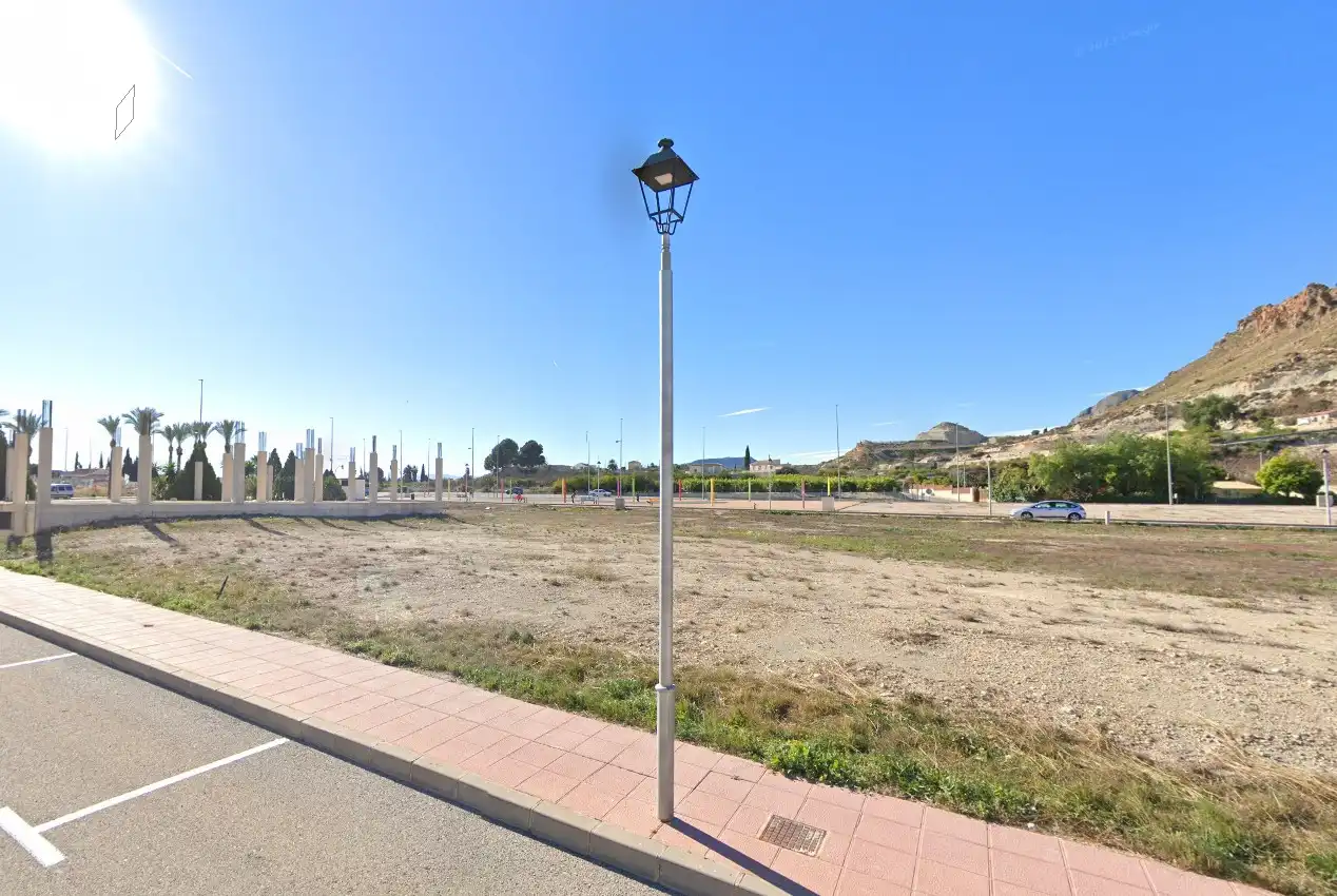 Residential land for sale in Avenida Adolfo Suárez