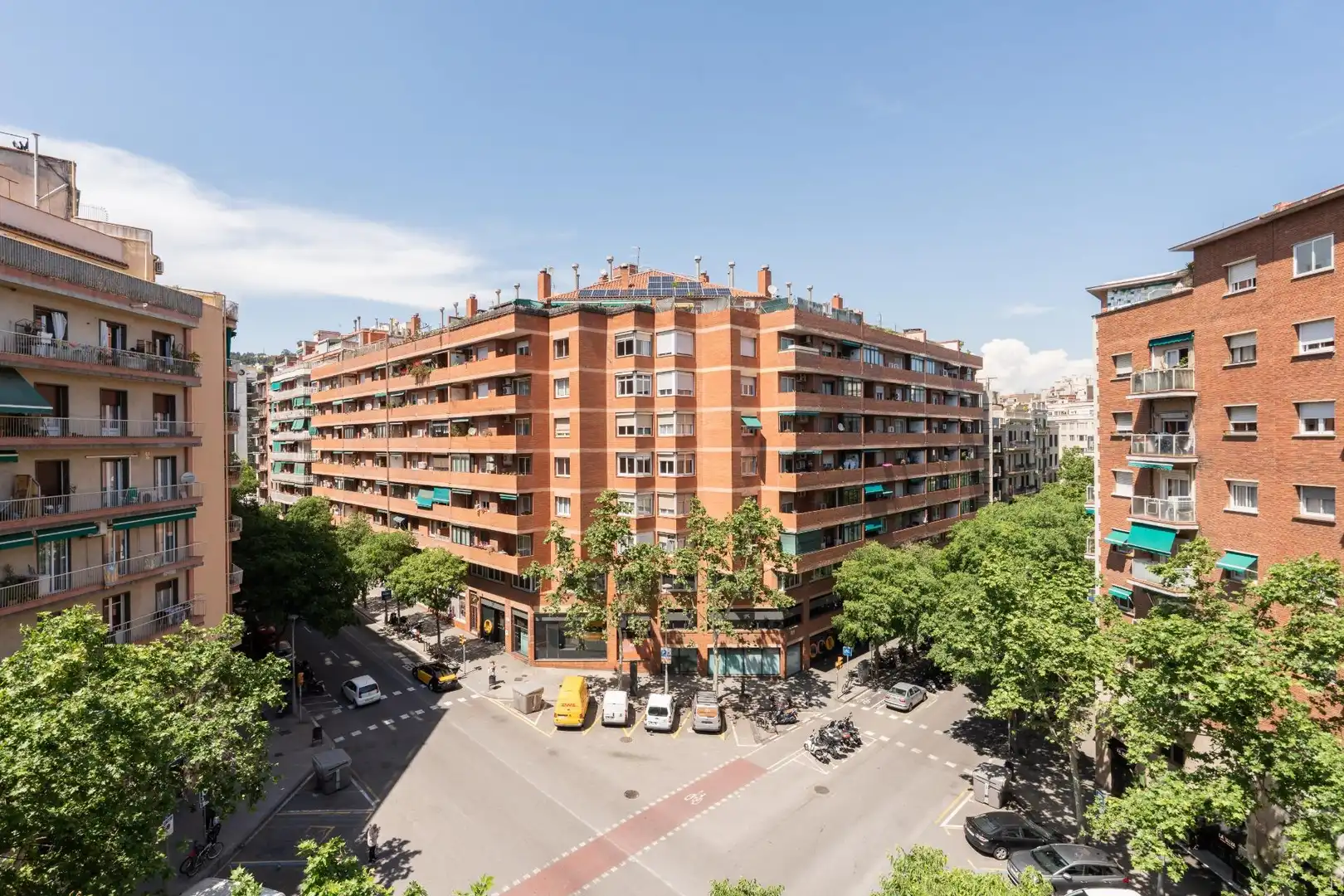 Außenansicht von Wohnung zum Verkauf in Barcelona mit Heizung und Alarm