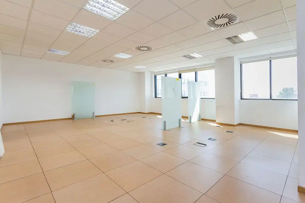 Business premises for sale in Av Vía Láctea, imagen 31