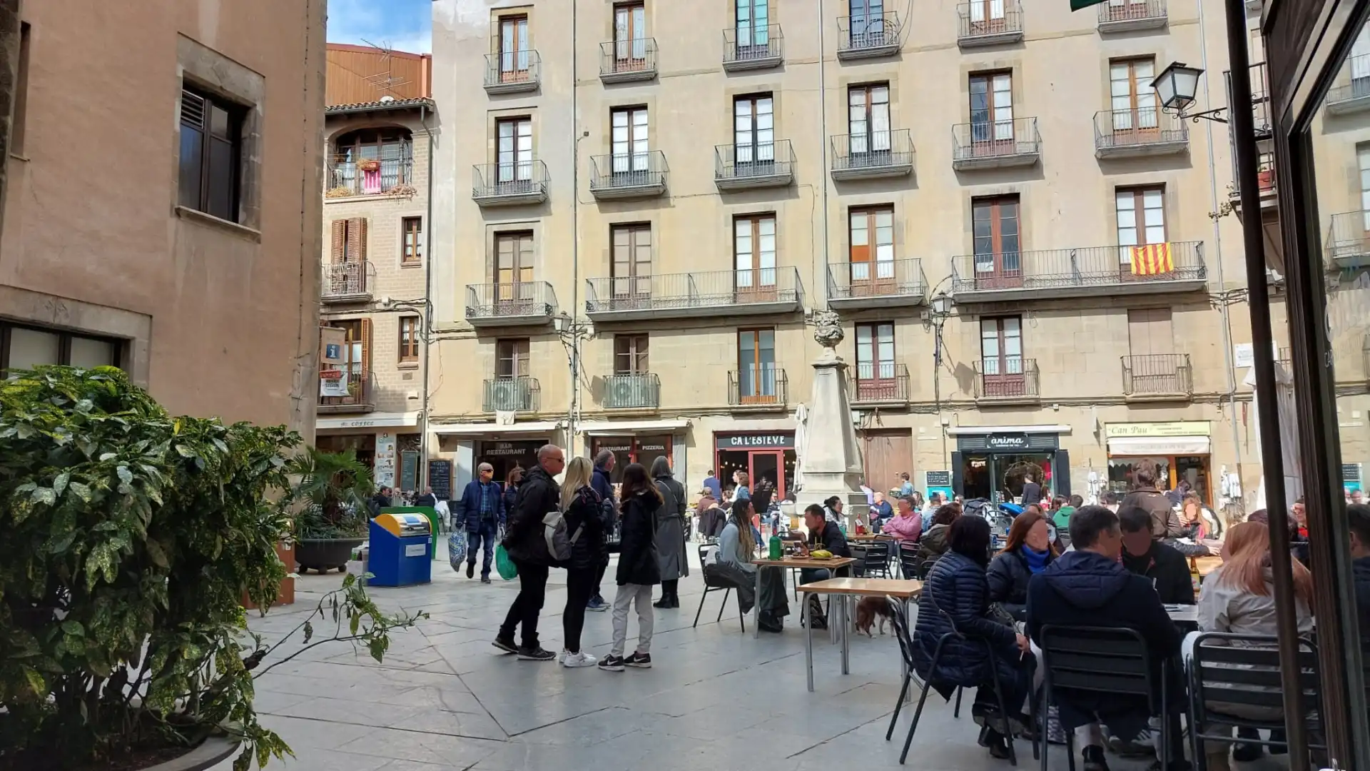 Vista exterior de Pis en venda en Vic amb Calefacció i Forn