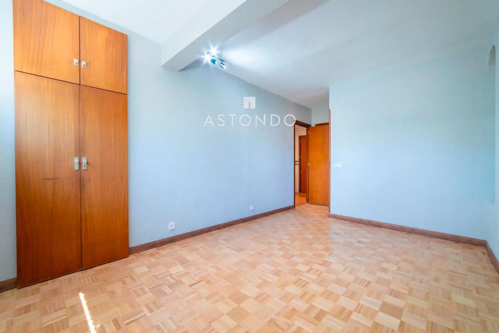 Bedroom of Flat for rent in Madrid  with Air Conditioner, Heating and Terrace