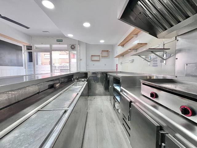 Local comercial en Venta en Passatge dels Pirineus en Les Arenes - La Grípia  Can Montllor